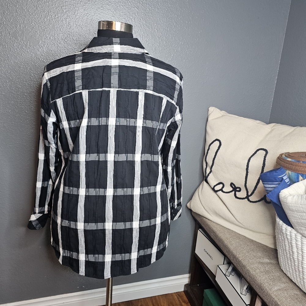 Foxcroft black and white buffalo plaid button front top size 18W - Picture 3 of 4
